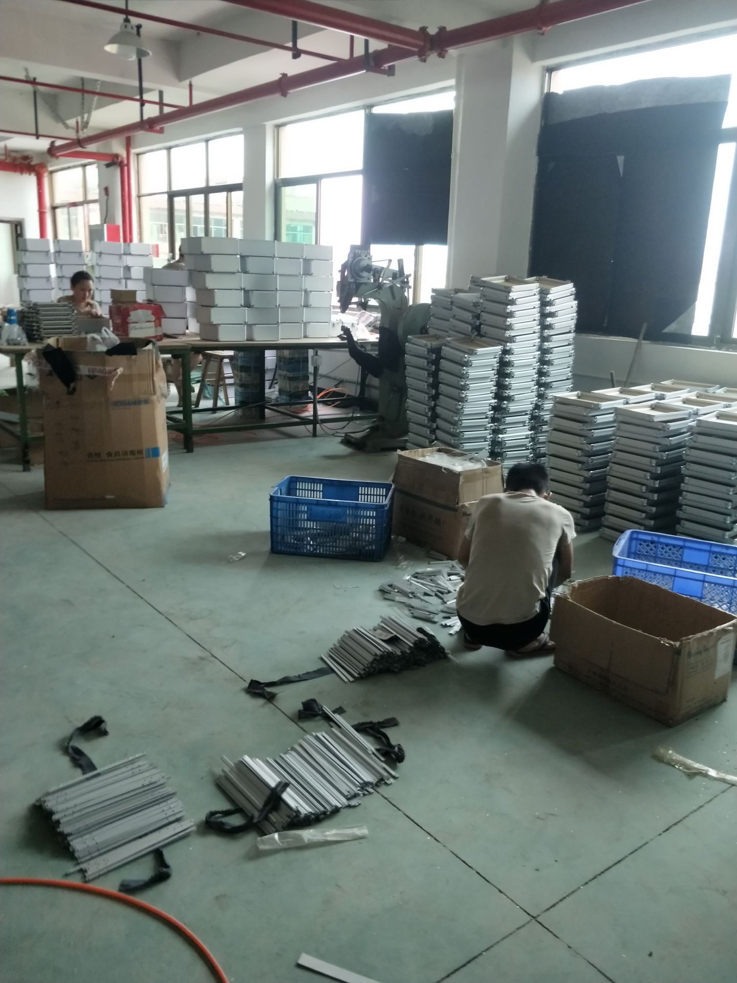 12078304308_954206895