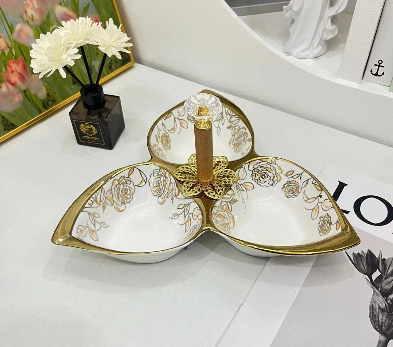 Creative ceramic multi-compartment fruit plate, pastry plate, flower tea, dried fruit snack plate, crystal, 4-compartment tableware, fruit plate, 13-piece golden castle vase pic 12