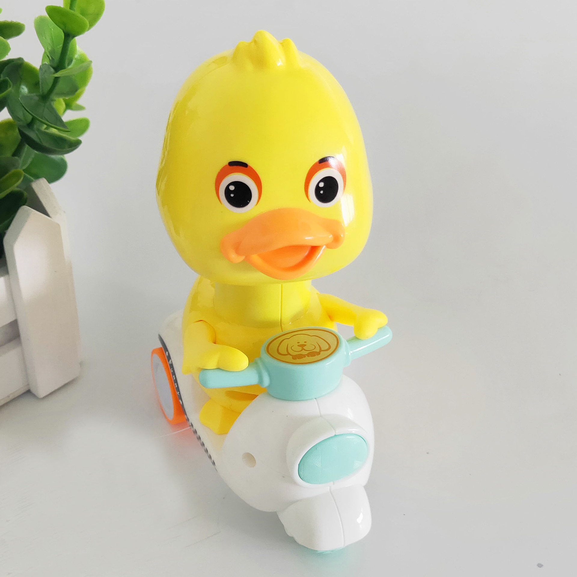 按压式小黄鸭玩具儿童回力车男孩摩托小车宝宝惯性小汽车抖音同款详情8