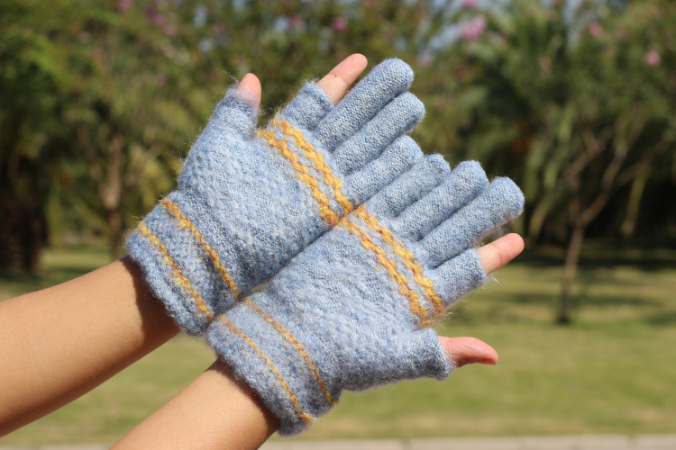 2019 Autumn/Winter new style of warm typing gloves for women with exposed fingers, winter cold protection for playing games and woolen yarn gloves pic 6