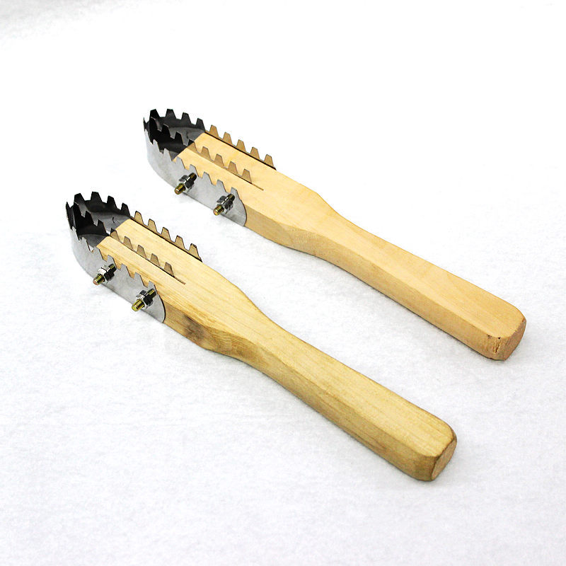 Wooden handle three-row fish scale planer, fish scale rubbing and scaling products are available for wholesale at two yuan in Yiwu pic 10
