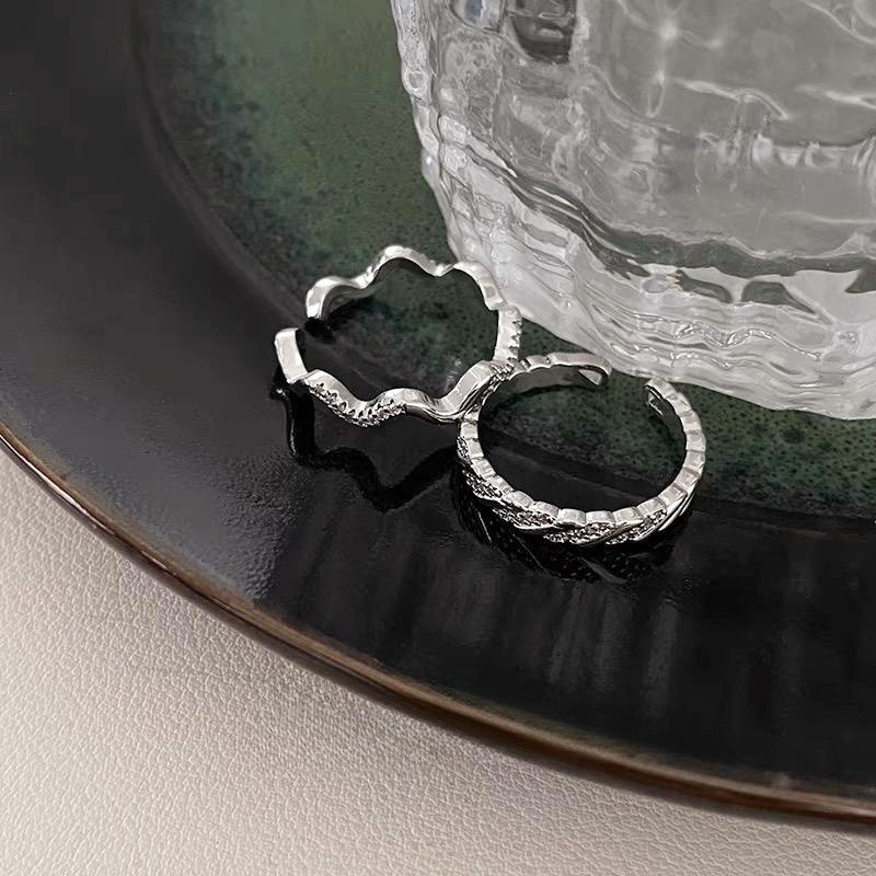 A simple and cold style hollowed-out flower ring for women on Instagram, a unique aged ring with a light luxury and niche design sense, a finger ring pic 20