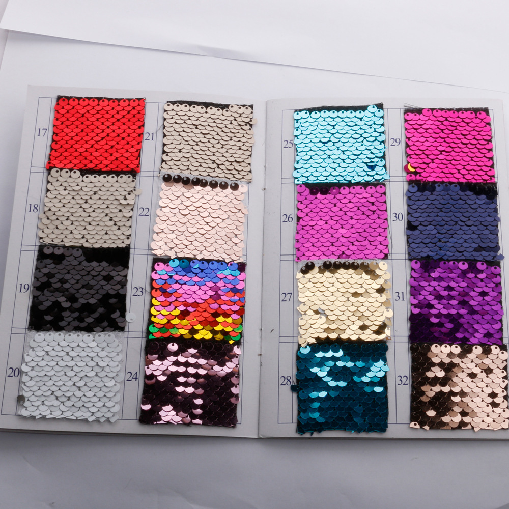 Cross-border anti-gloss guitar keychains, tassels, bells, sequins, bags, car trinkets, pendants, clothing accessories pic 3