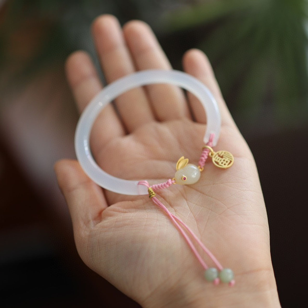 The rabbit of the same style as Douyin fell in love with the bracelet, agate and chalcedony Dingdang bracelet, beauty strip and half bracelet design of the jade rabbit pic 19