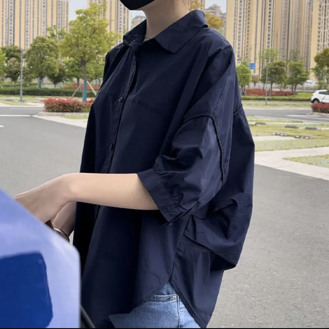 【仿棉】2022夏季后背镂空衬衫女士设计感时尚休闲洋气感上衣详情11