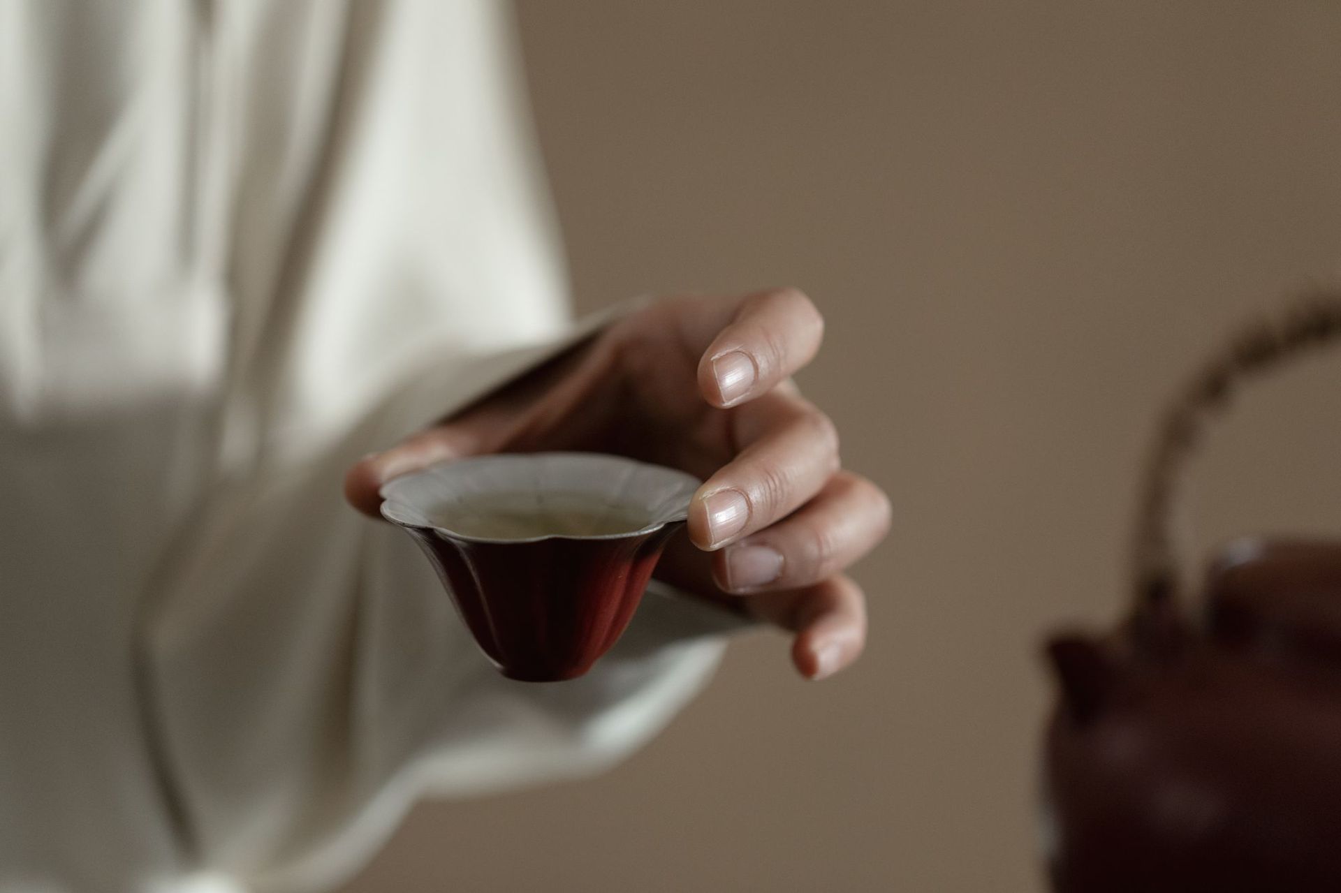 梵汝 日式郎红手工粉引落栀花边口品茗杯功夫茶具个人茶杯闻香杯详情1