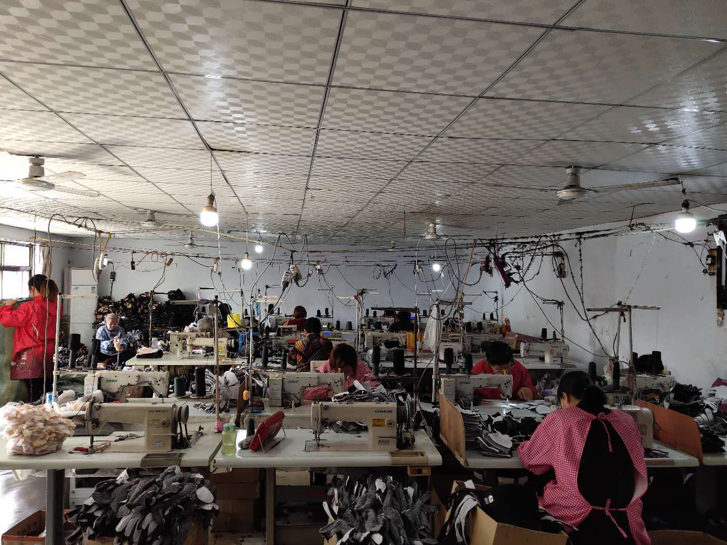 Safety protection, hand protection, universal gloves, cross-border warmth, outdoor skiing, motorcycle, electric bike riding gloves, fleece, extended and thickened, couple sets, cotton gloves pic 2