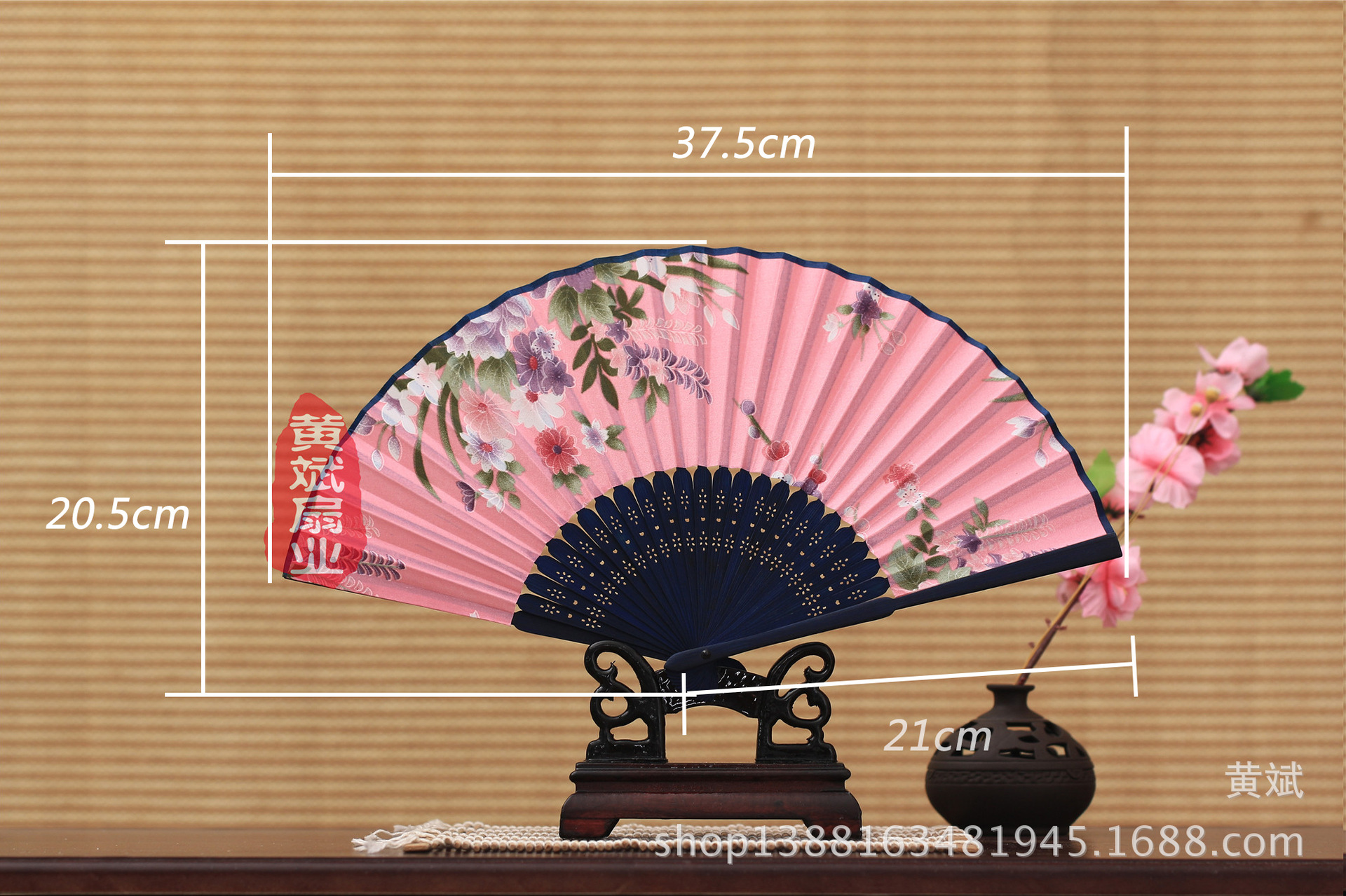 厂家直销 竹骨中国风工艺品女扇 复古绸布扇 日式和风折扇 批发详情2