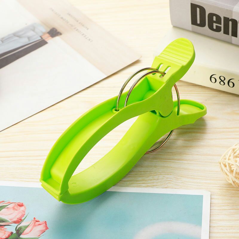 Large plastic quilt clips, colorful quilt drying clips, quilt drying clips, clothes drying clips, large plastic clips for washing, care and drying pic 10