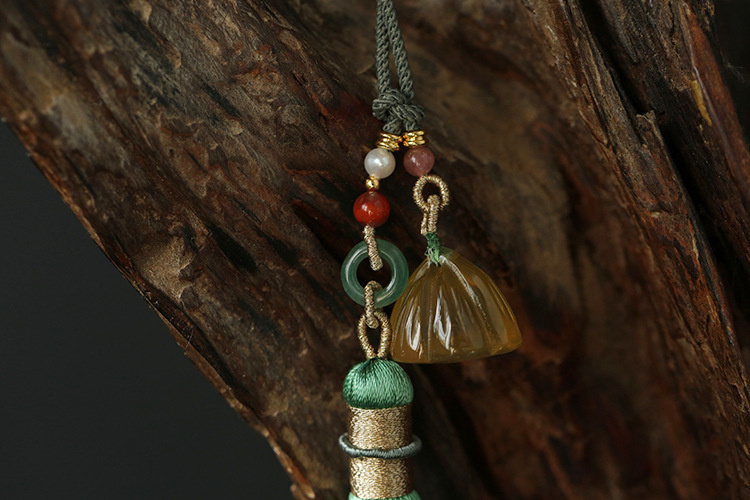 Natural crystal tassels, car hangers, bag hangers, key hangers, yellow crystal lotus pod waist accessories, Hanfu, walking prohibition, cheongsam, lapel pic 10