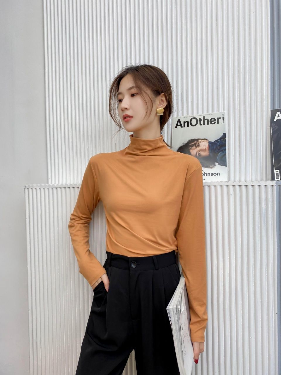 For autumn and winter, pair a semi-high-neck Korean-style mask base layer with a versatile, thick, stylish and slimming long-sleeved T-shirt for ladies pic 10