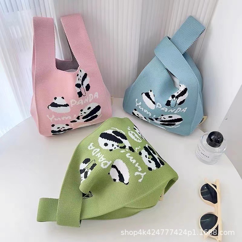 Bolso de panda lindo mujer de lana de punto bolsa de cubo versión japonesa y coreana 100 bolsos casuales bolsa de tote box lunch bag pic 13