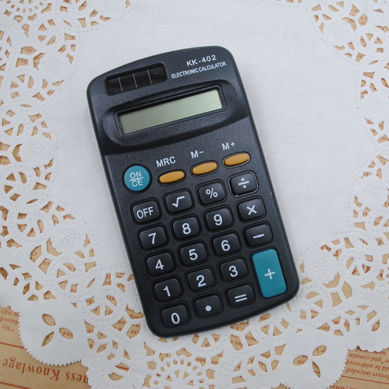 Dongnan 402 Mini Calculator, Cartoon Calculator, Ultra-small Calculator, Portable Computer pic 4