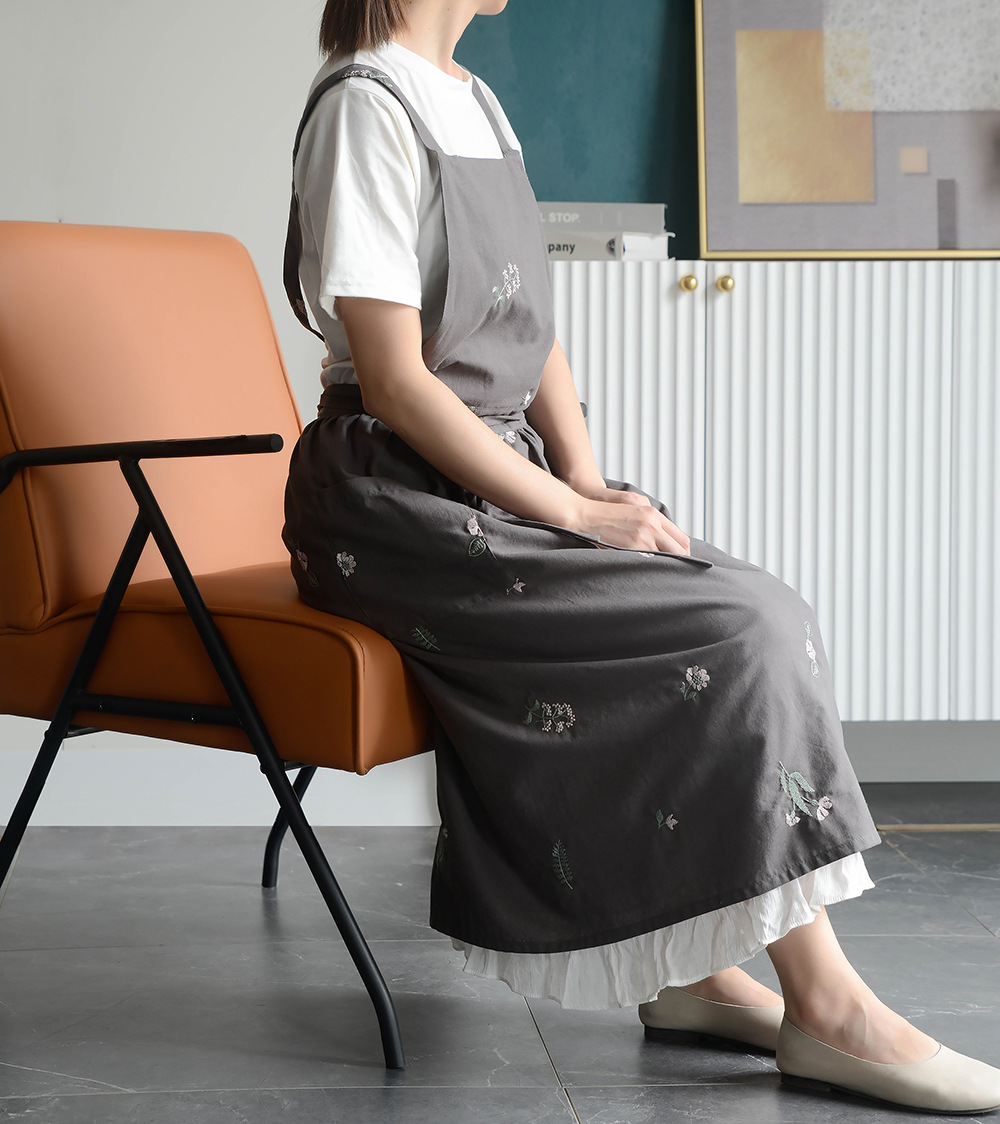 Wholesale of cross-border Korean version ins embroidered all-cotton kitchen aprons with pockets, cotton and linen waterproof aprons and waistbands pic 15