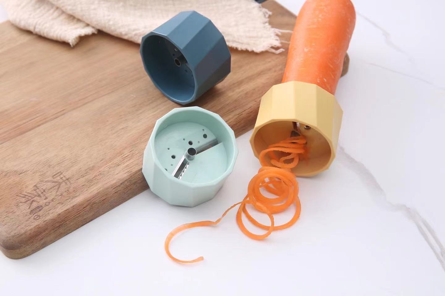 Two-in-one grater, cucumber and carrot grater, and vegetable cutter pic 9