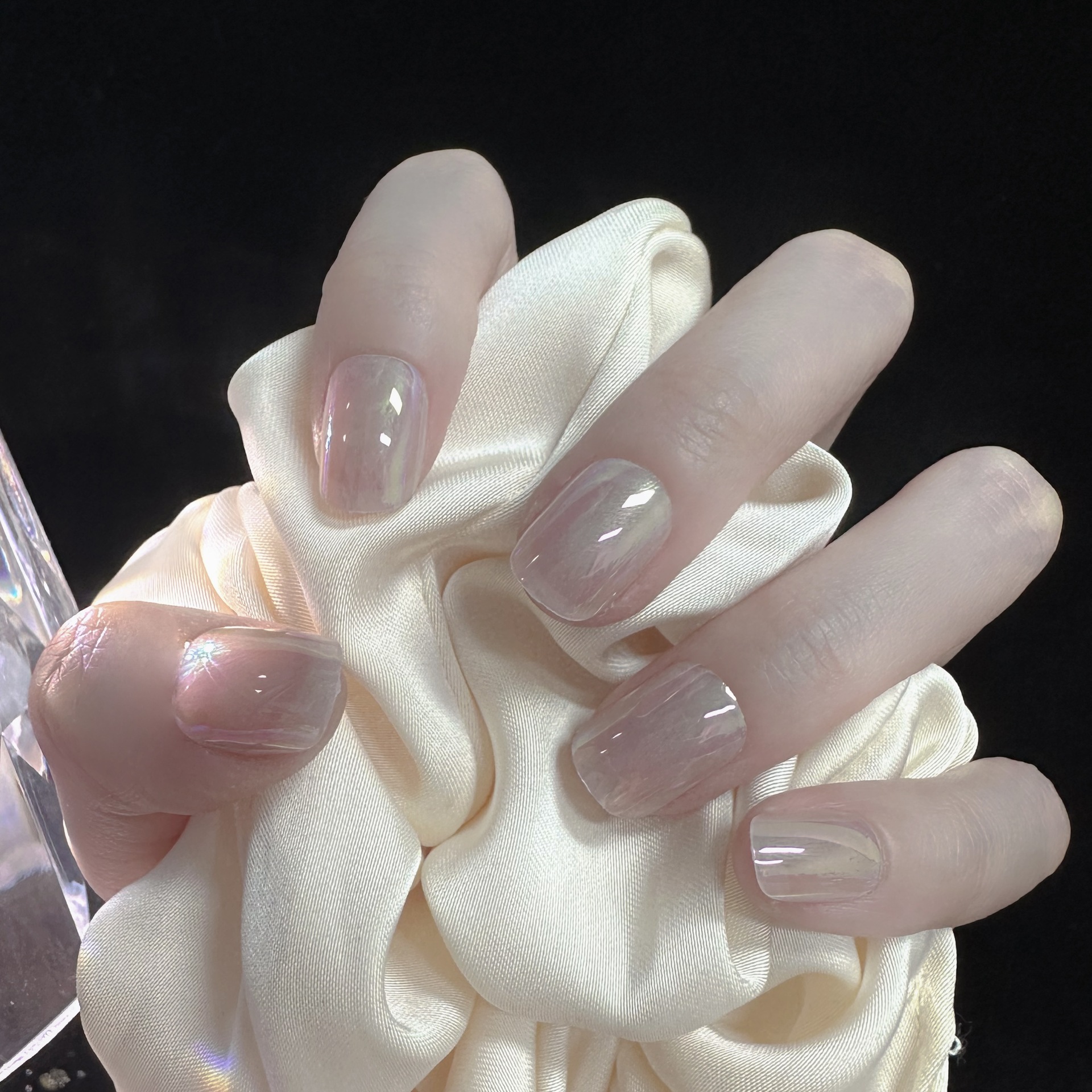 小红书爆款穿戴甲裸色显白美甲可拆卸极光镜面白月光b031批发详情2