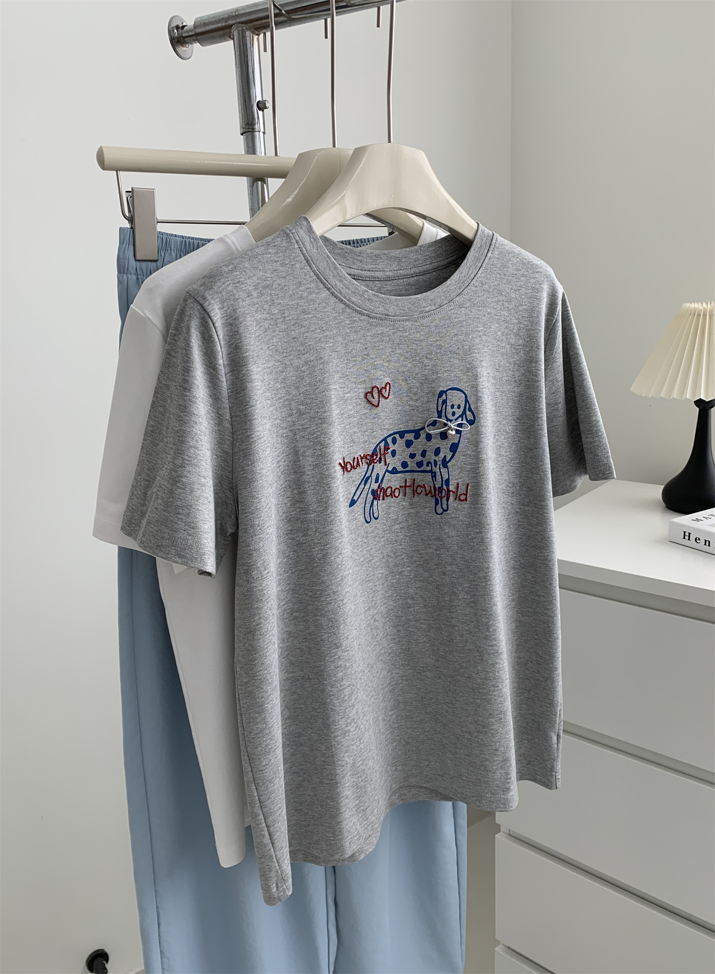 A trendy Korean-style loose and casual short-sleeved T-shirt with a bow and spotted dog print for women in summer, featuring pure cotton embroidery pic 22