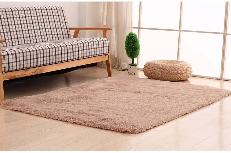 地毯,丝毛地毯,丝毛地毯地垫,客厅地毯地垫,卧室地毯地垫,茶几地毯地垫,床边地毯地垫,地毯易清理,现代简约地毯,简约羊毛地毯,丝毛床边地毯