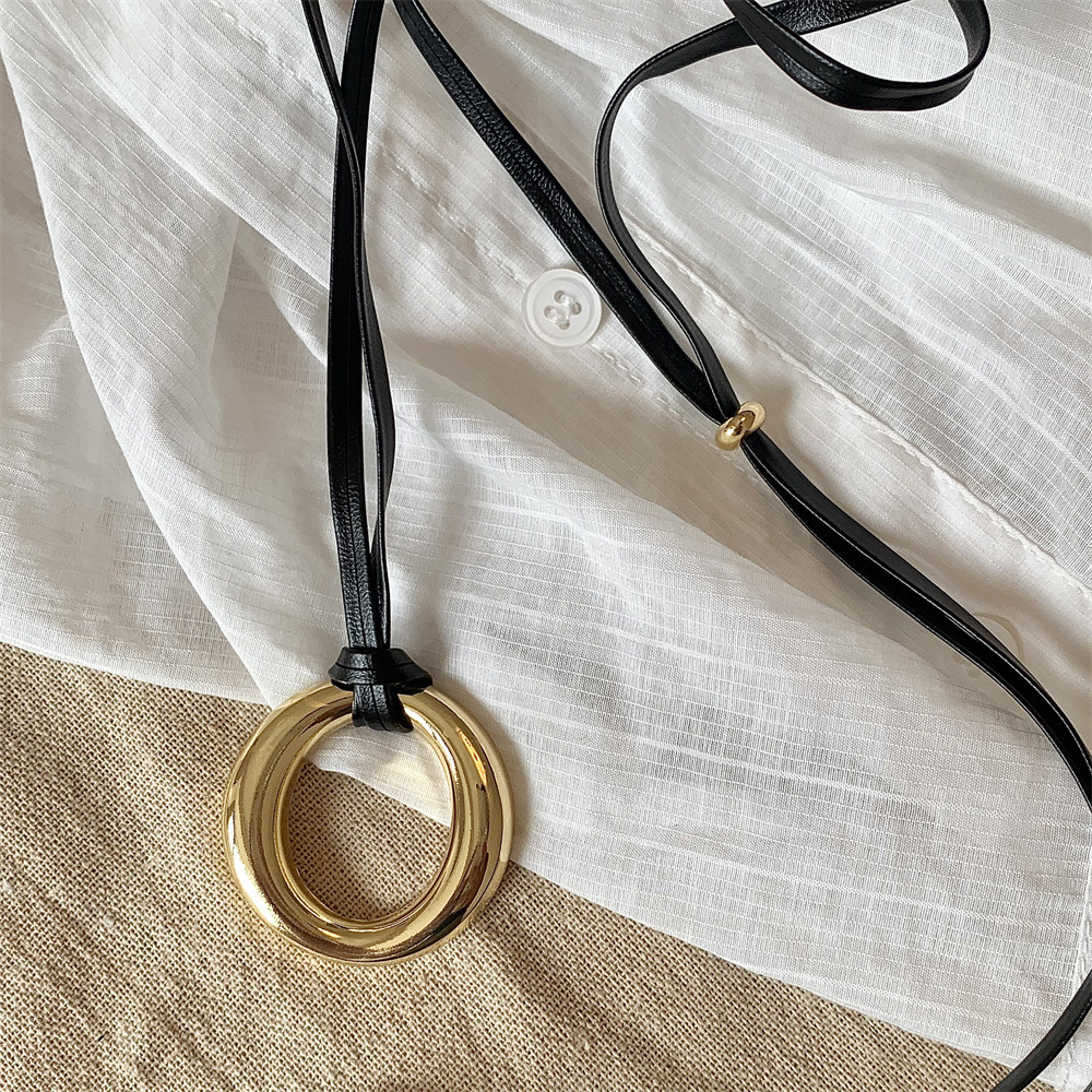 2025年新品张悦儿同款几何圆环吊坠项链设计感黑皮绳可调节锁骨链详情14