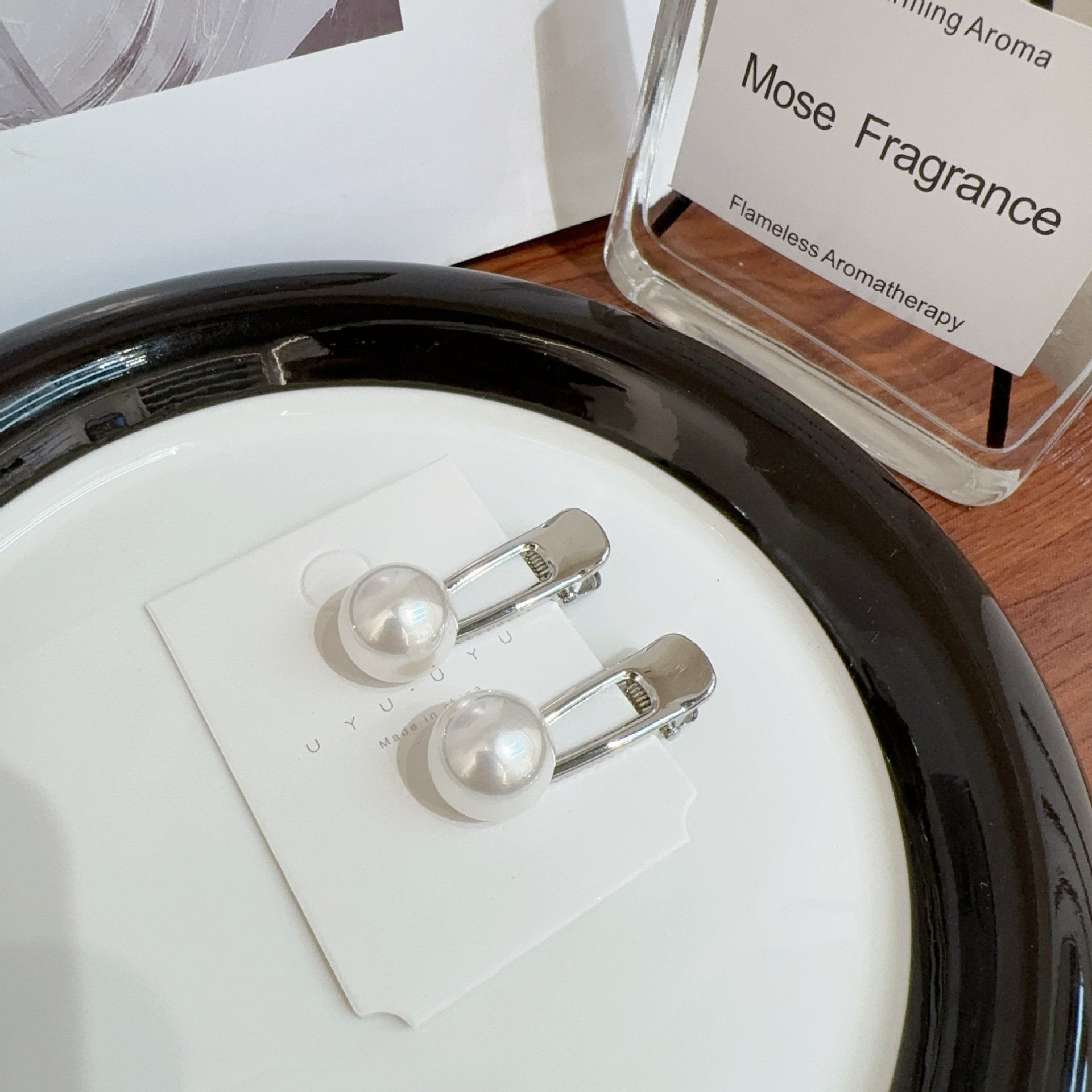 High-gloss pearl InS-style alloy hairpin for Spring 2024, new side bangs princess forehead hairpin pic 12