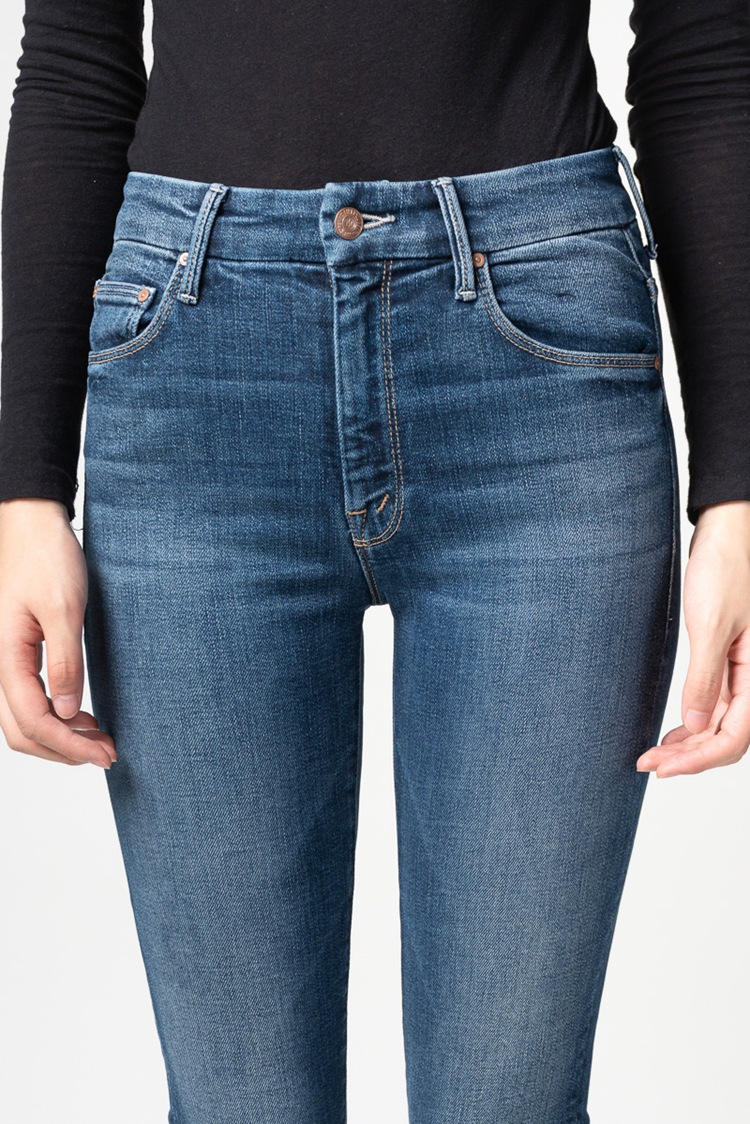 The new Mother high-waisted 9-inch high-elasticity skinny jeans, which are the same style as those worn by European and American bloggers, can lift the buttocks and make you look slimmer. Korean style jeans for women pic 16