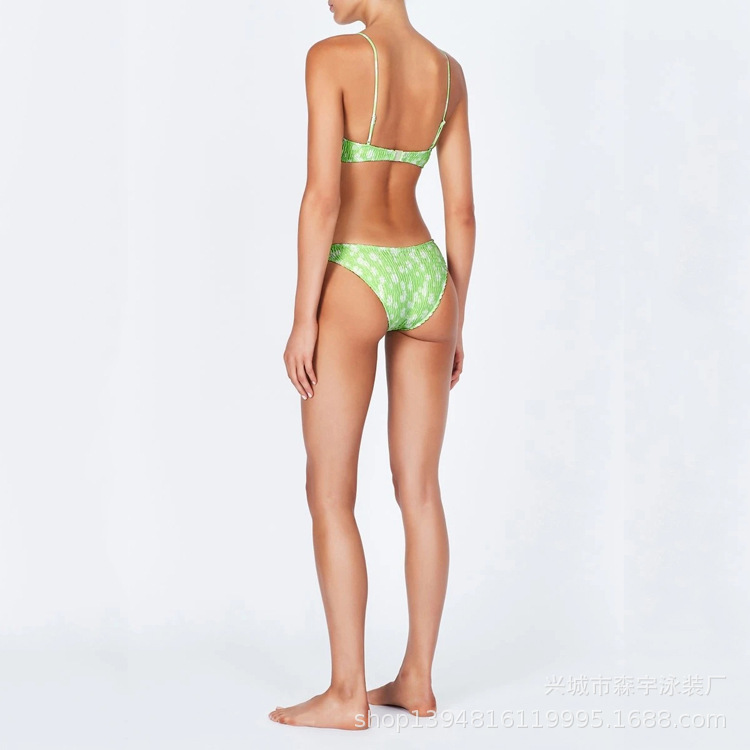 The 11-color INS triangular double-sided swimsuit with strapless and pleated designs from Europe and America has swept the new bikini style pic 12