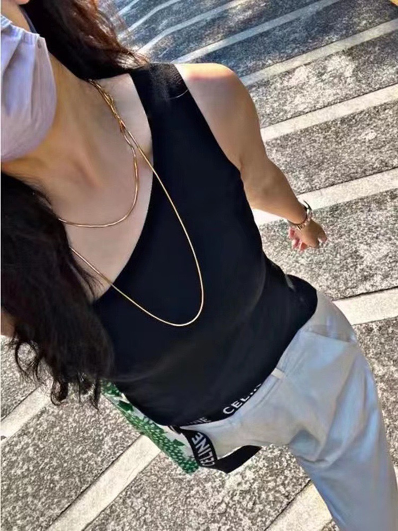 Korean simple square long snake bone necklace, gold-plated brass for women, high-end and versatile collarbone chain sweater chain for autumn and winter pic 4