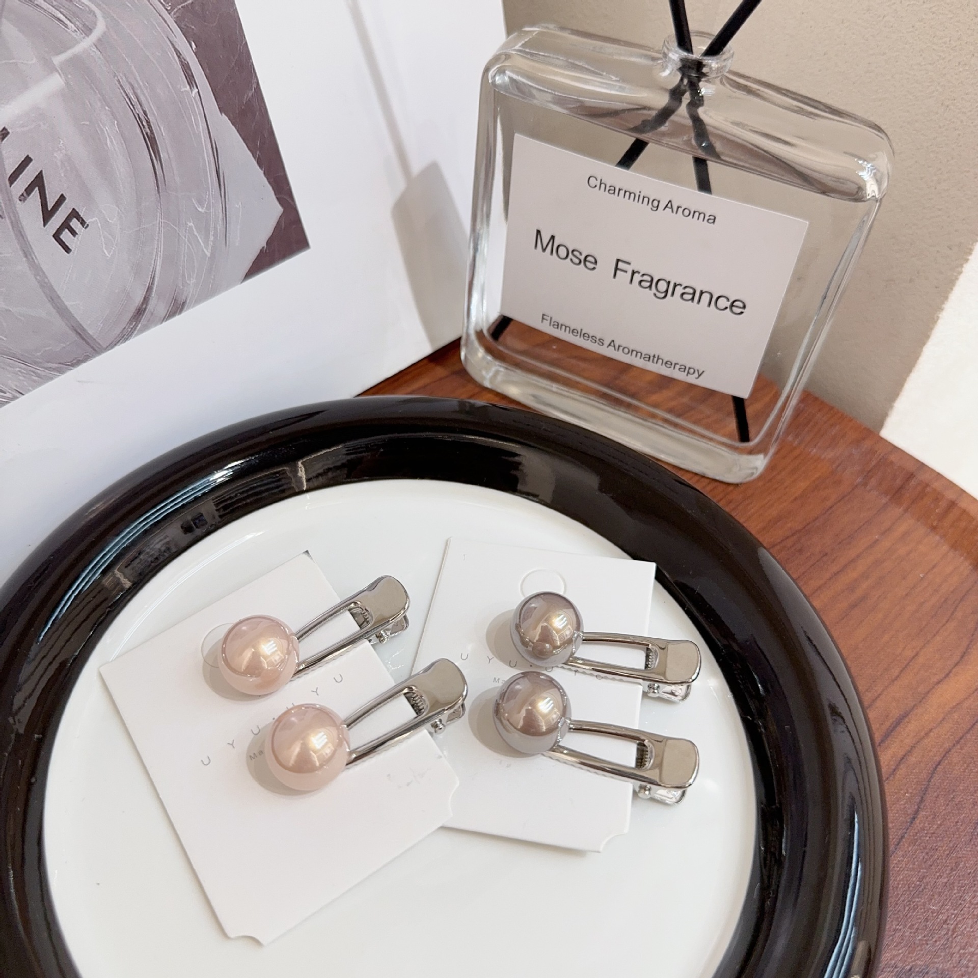 High-gloss pearl InS-style alloy hairpin for Spring 2024, new side bangs princess forehead hairpin pic 19