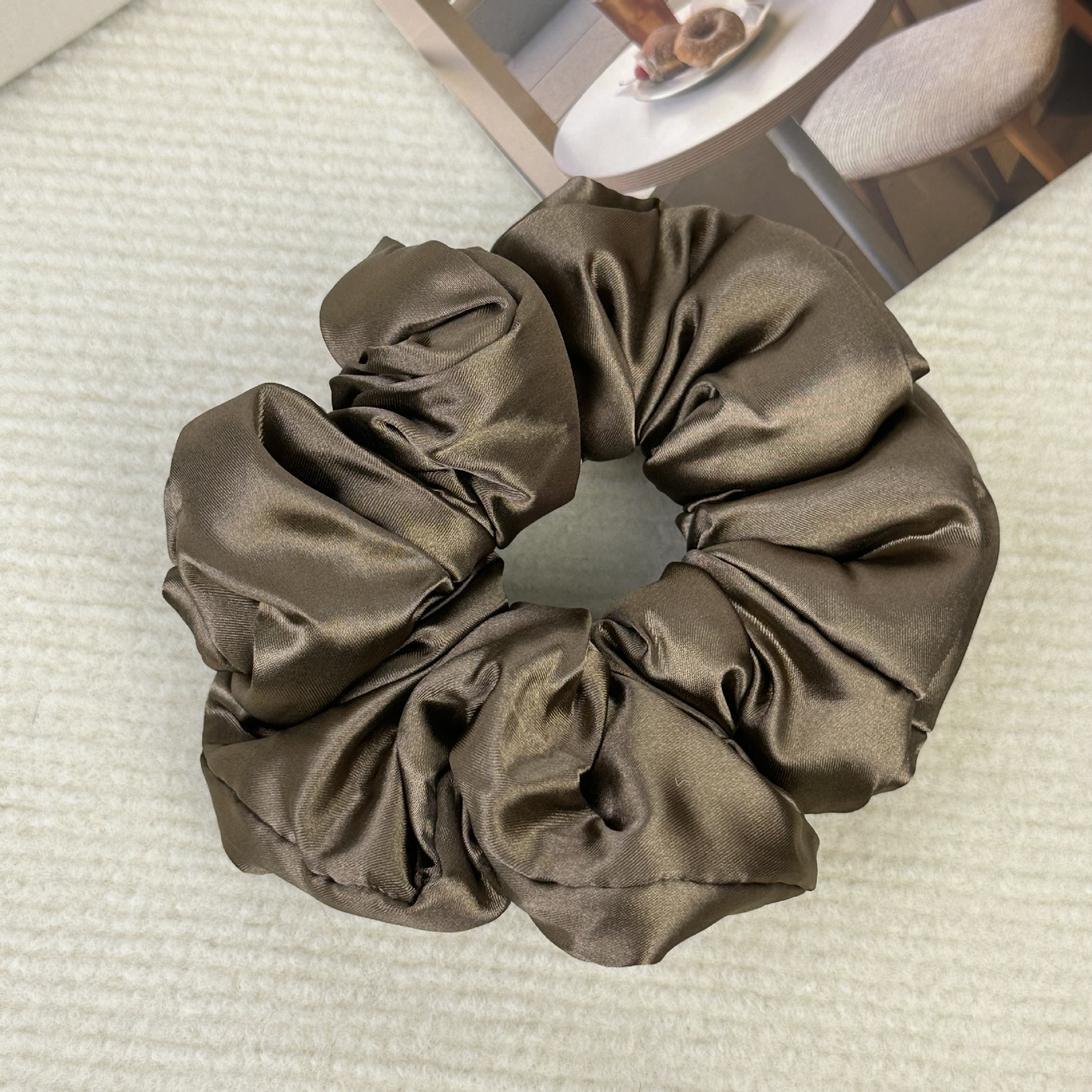 法式慵懒风缎面枕头大肠发圈高级感复古大号纯色布艺褶皱发圈发饰详情6