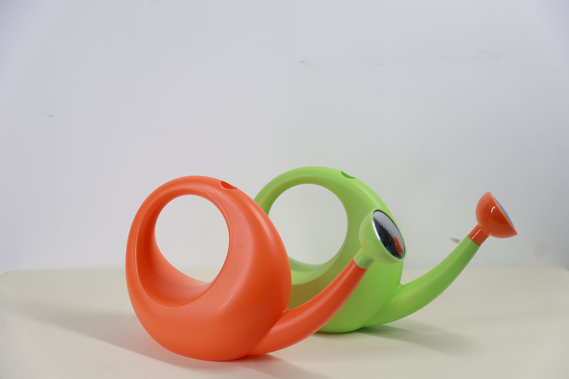 Cartoon watering can for flowers, household flower and vegetable planting, large-capacity long-spout watering can, thickened plastic watering can for gardening pic 1