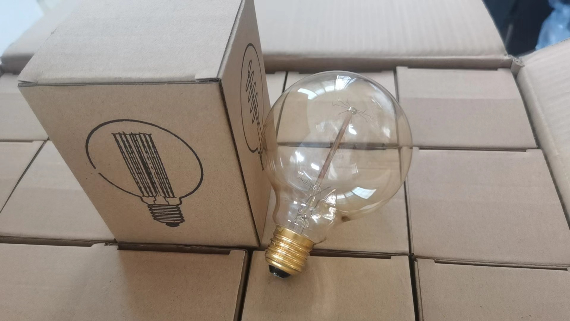 G95  220V 钨丝款个性创意艺术装饰 爱迪生灯泡 复古怀旧钨丝灯泡详情1