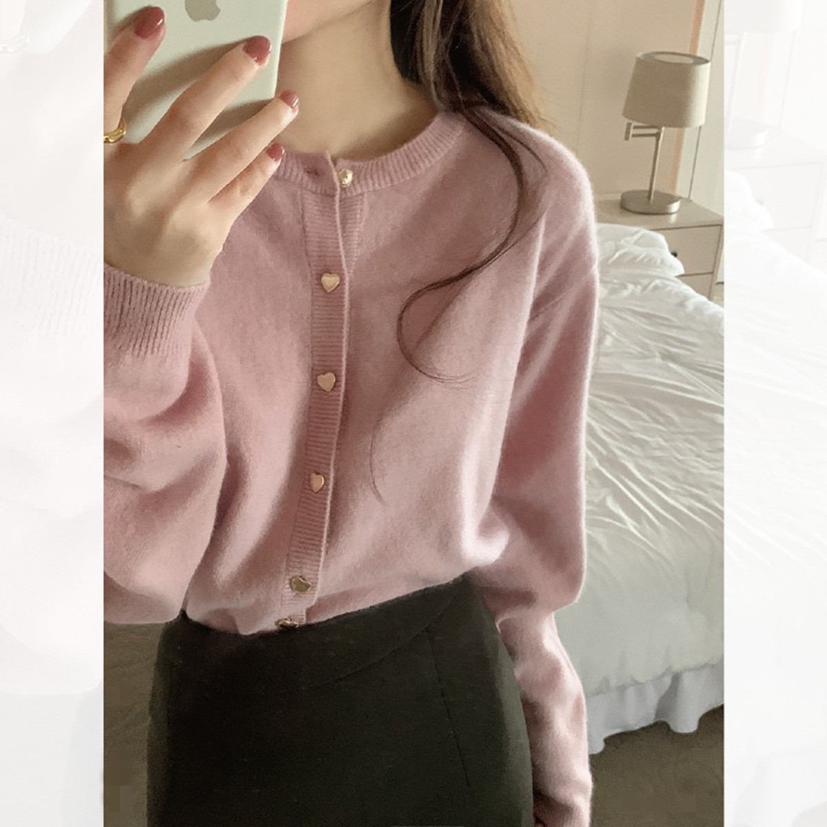 A gentle pink sweater with heart-shaped buttons for women in the spring and autumn of 2022, paired with a loose and sweet knitted cardigan jacket pic 26