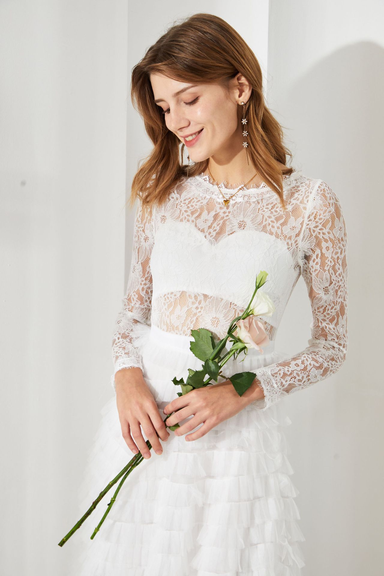 新品现货镂空蕾丝礼服裙 纯色气质优雅宴会连衣裙长袖跨境A字裙详情4