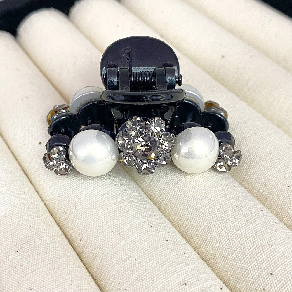 High-end camellia semi-tied hair clips for women, a niche hair accessory with diamonds, simple and elegant style, small grappling clips, less hair volume, shark clips pic 35