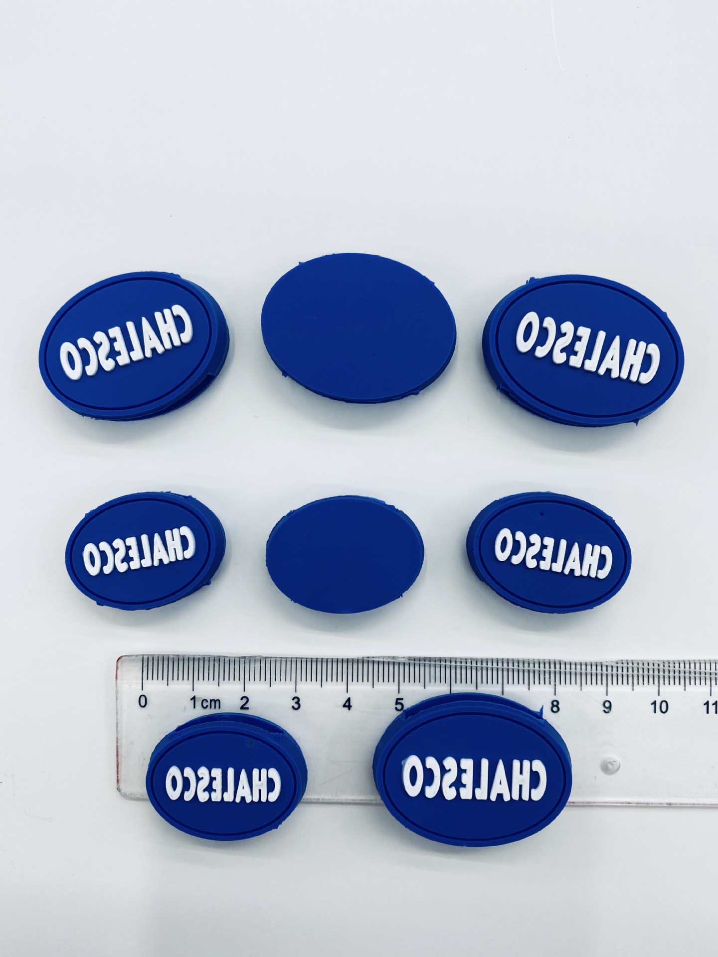 A 30-year-old store offers cartoon silicone leather labels, drop-molded labels, soft rubber headphone labels, and handcrafted DIY custom accessories in stock for wholesale pic 5