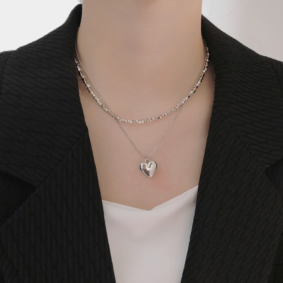 European and American style heart-shaped necklace, versatile for women, niche design, hot girl ins style, titanium steel, non-fading, high-end collarbone chain pic 17