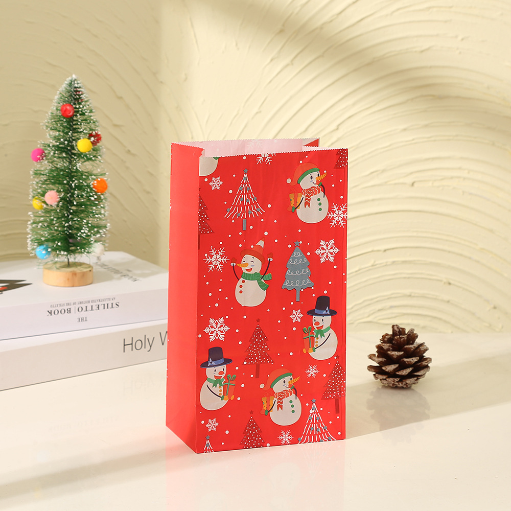 Wholesale of Christmas cartoon kraft paper handbags in stock, universal gifts for birthday and festival parties, and candy packaging bags pic 5