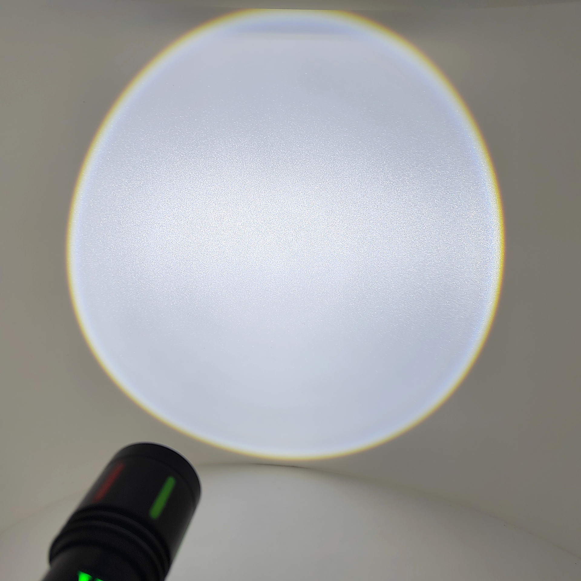 The new white laser high-intensity flashlight is a multi-functional USB charging fluorescent side light with digital display warning function pic 6
