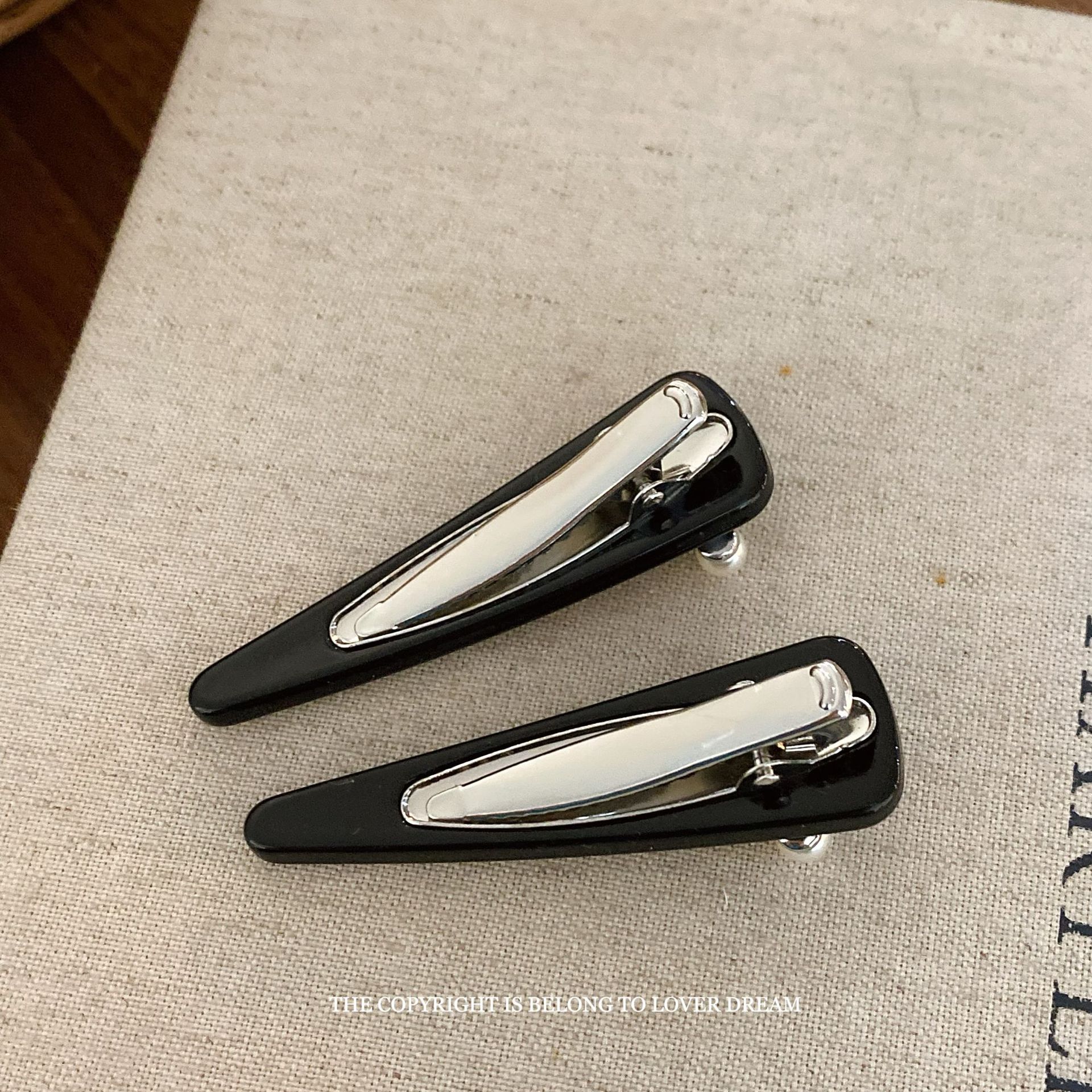 韩国ins新款珍珠黑色质感三角发夹 时尚小香风鸭嘴夹刘海夹发饰女详情16