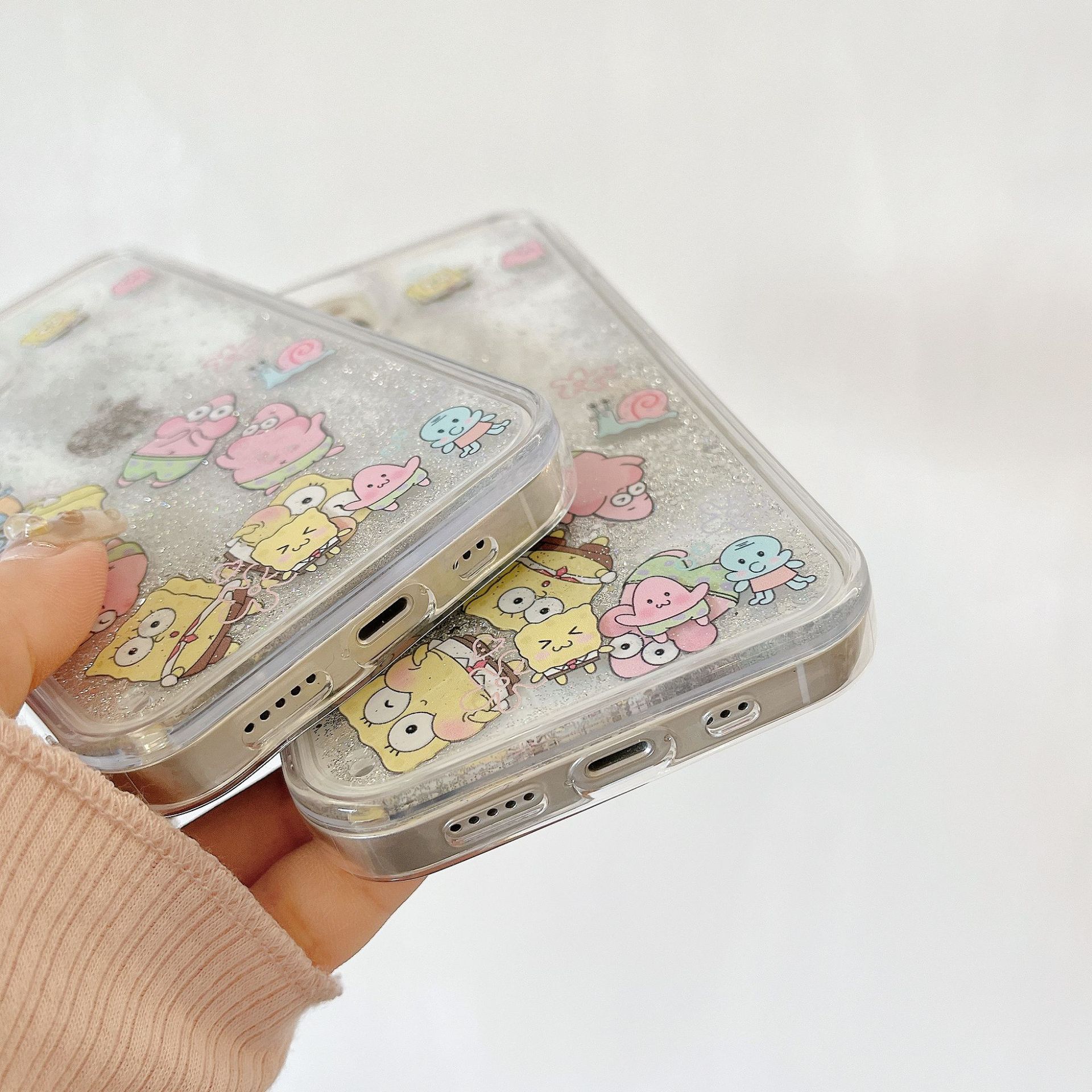 The popular cartoon is cute and fun, suitable for iPhone14pro max and iPhone 15. The phone case is 13/12 transparent with flowing sand pic 10