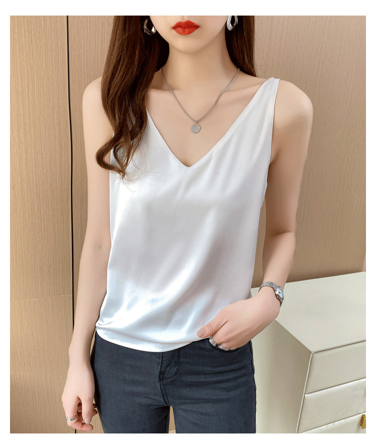 Jialqi, a popular female summer V-neck dress with a halter top, wears a suit over it and a silk satin slim-fitting base layer inside pic 40