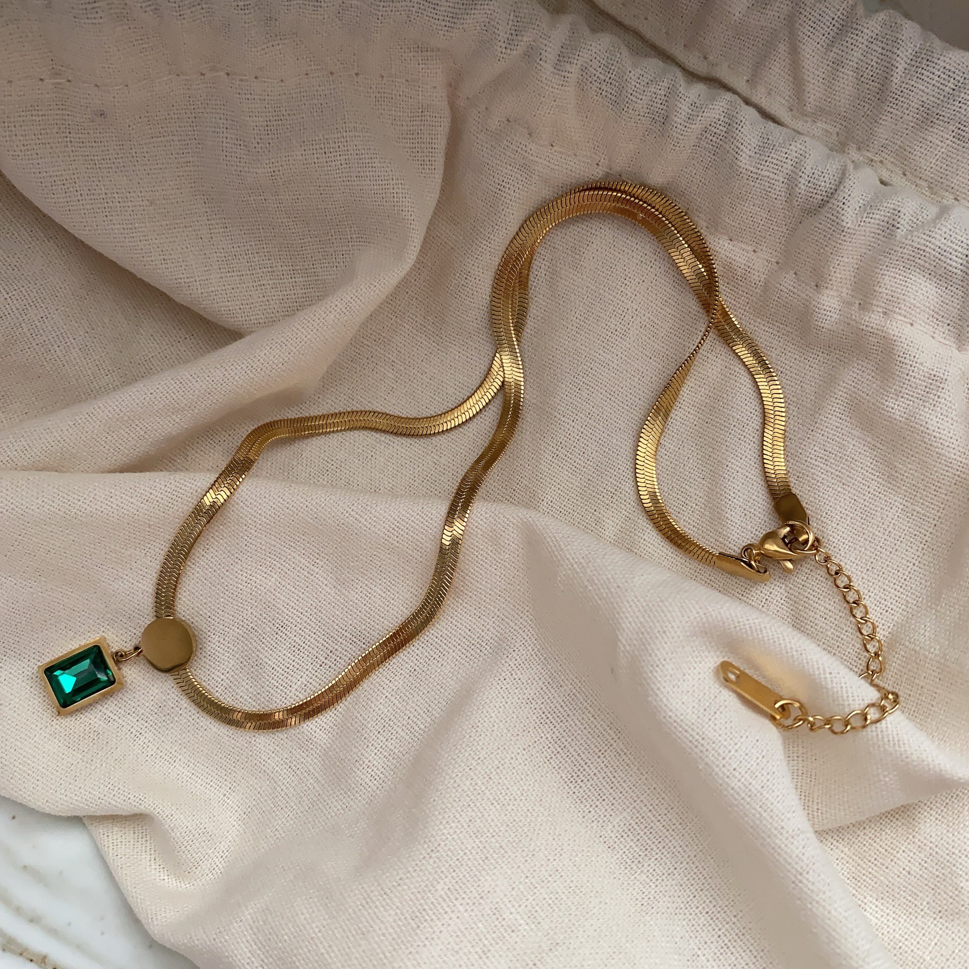 Gold brick titanium steel necklace for women, light luxury, high-end design sense, niche golden collarbone chain, 2025 new trendy sweater chain pic 24