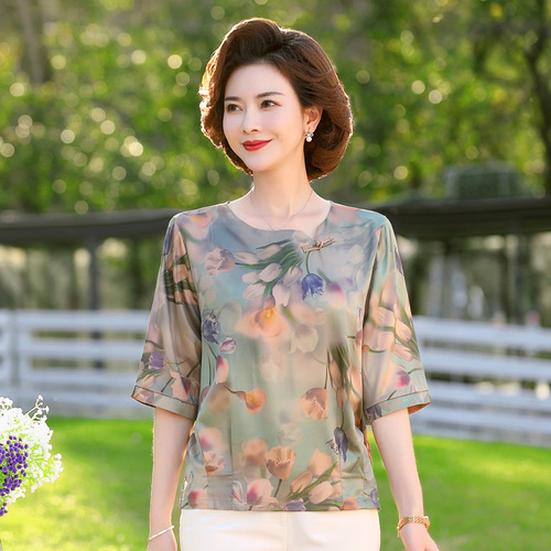 New fashionable chiffon short-sleeved T-shirt for middle-aged and elderly mothers in summer, elegant top for middle-aged women, and trendy floral mini shirt pic 2