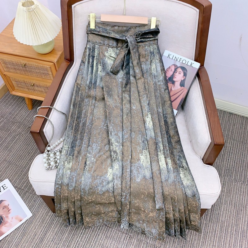 In-stock [Drunken Qiongfang] New Chinese-style gilded horse Face dress for Autumn and Winter, retro high-waisted half-body style pic 24