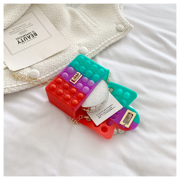 A new silicone bag for women in spring 2022, a trendy and avant-garde rat-killing pearl chain small square bag pic 65