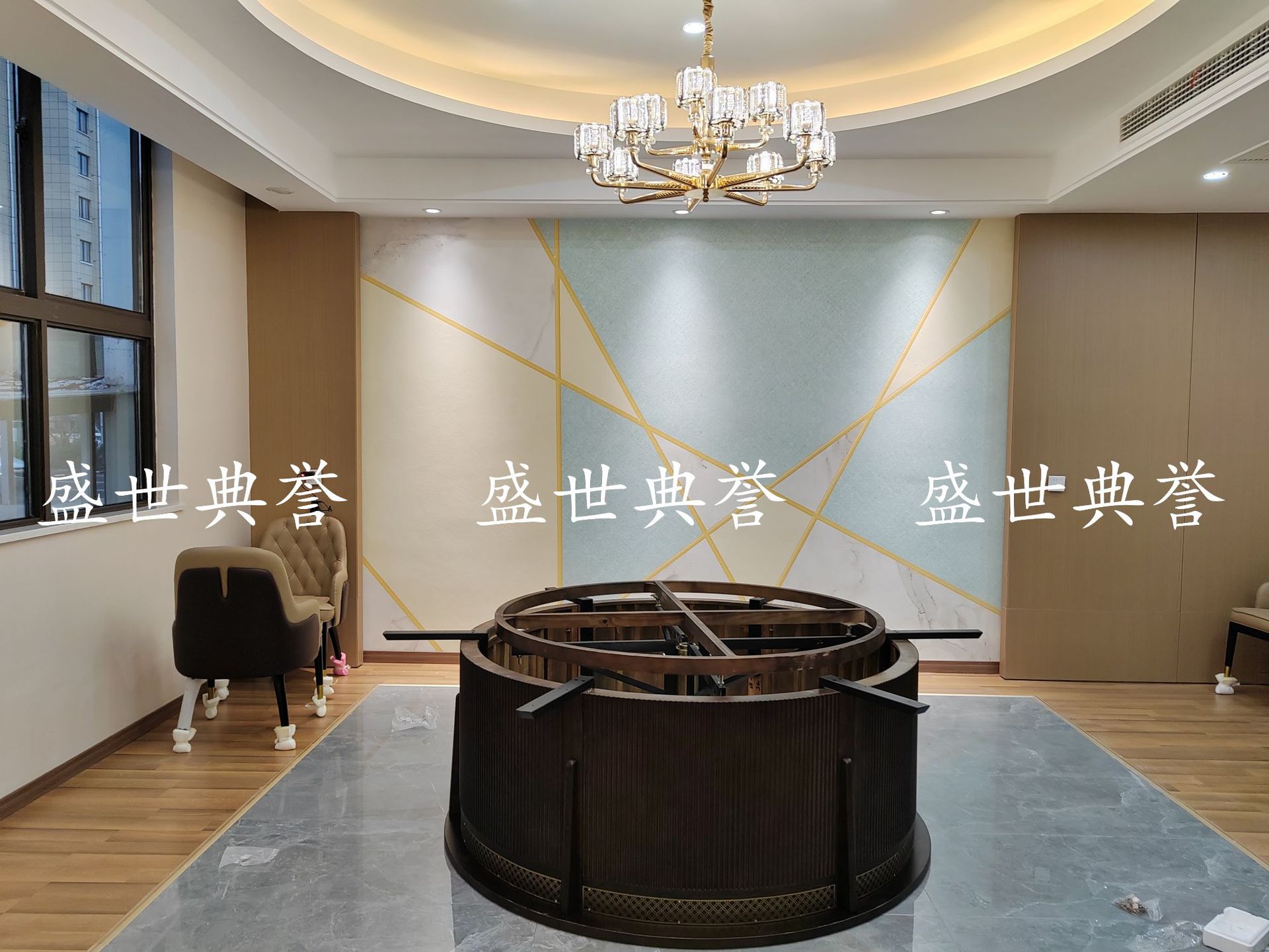 Xinyang high-end club electric dining tables and chairs, hotel new Chinese-style solid wood dining tables, restaurant private rooms automatic turntable dining tables pic 4