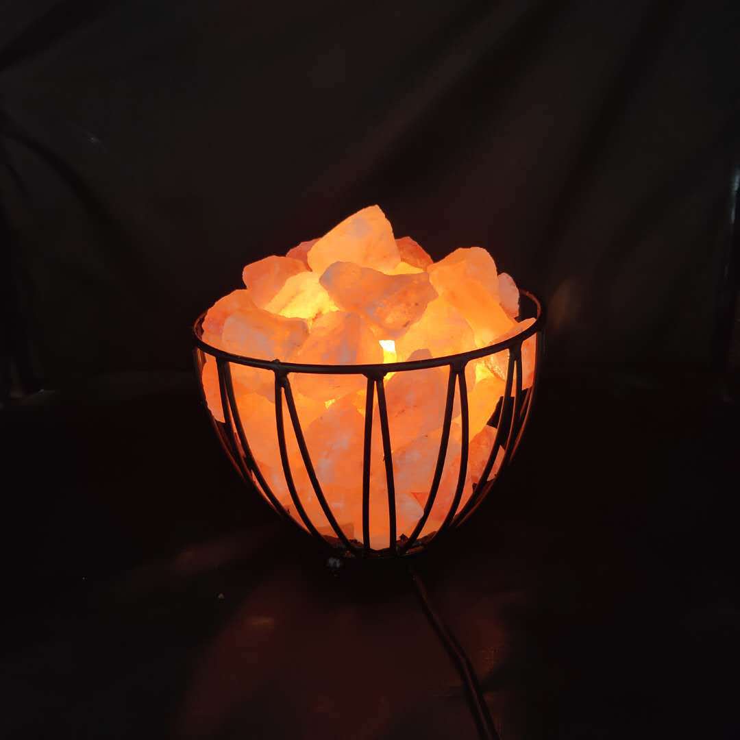 Factory direct supply of Himalaya crystal salt lamps, rock lamps, ironwork salt lamps. Various shapes are available and customizable table lamps and salt lamps pic 2