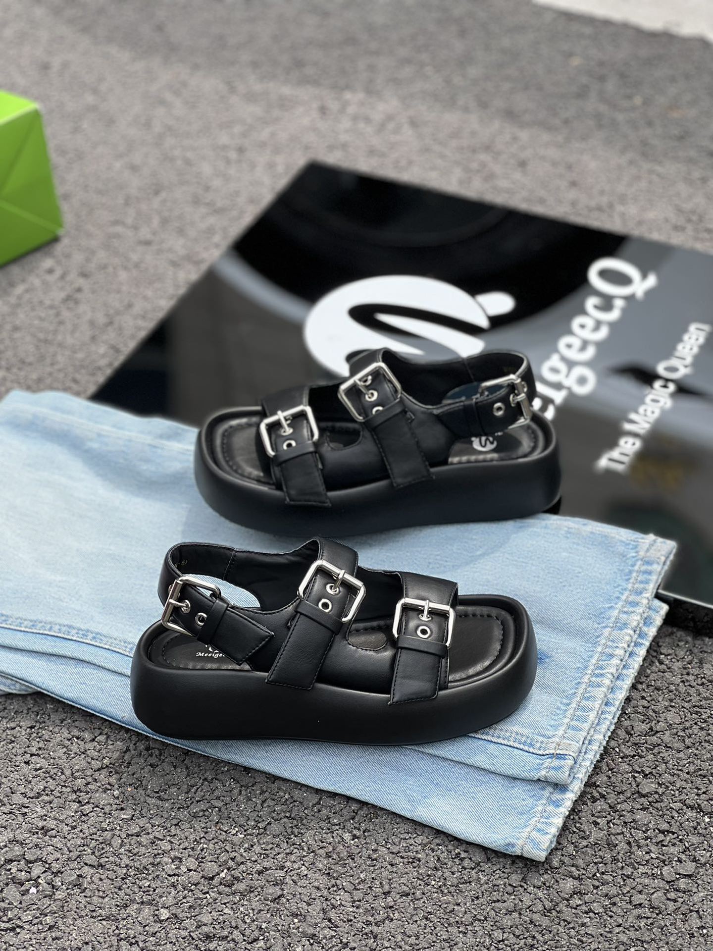 Meeigeec.Q厚底牛仔蓝个性百搭女士凉鞋2024夏季新款沙滩凉鞋现货详情8