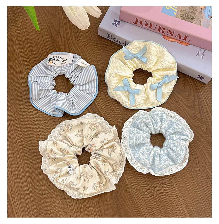 The fresh and elegant large intestine hair tie for women gives a high-end look. The bun hair tie is sweet and cute, versatile and won't hurt the hair. It's a hair tie headwear for summer pic 46