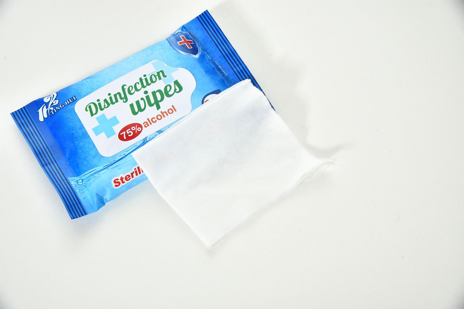 75% alcohol disinfectant wipes 10+2 wipes for hand drying and sterilization, portable household and student wipes pic 7